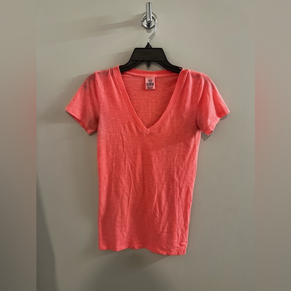 VS PINK VNECK SHORT SLEEVE SHIRT